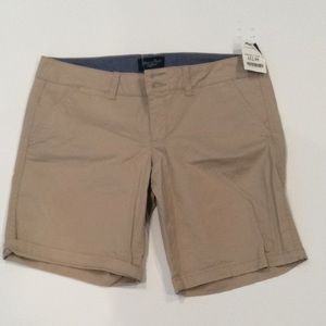 NWT American eagle size 10 shorts